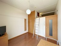 レオパレスサンヒダカ 居間