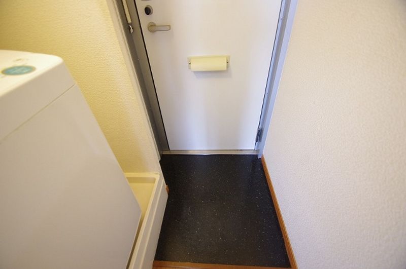 レオパレスヴァンⅡ 玄関