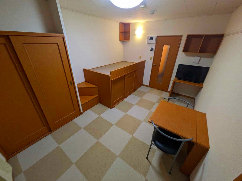 レオパレスウィング 居間