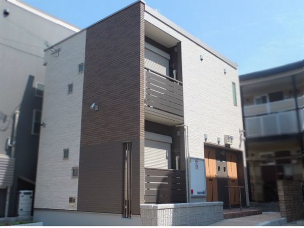 Bên ngoài CLEINO Heights Flora