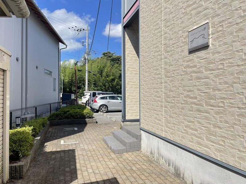 レオパレスみなみ　彦根 エントランス