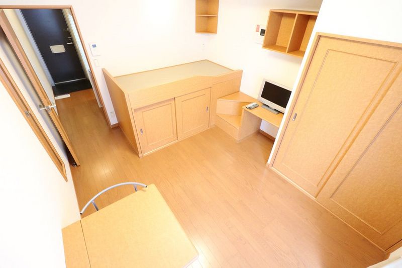 レオパレスおうみ 居間