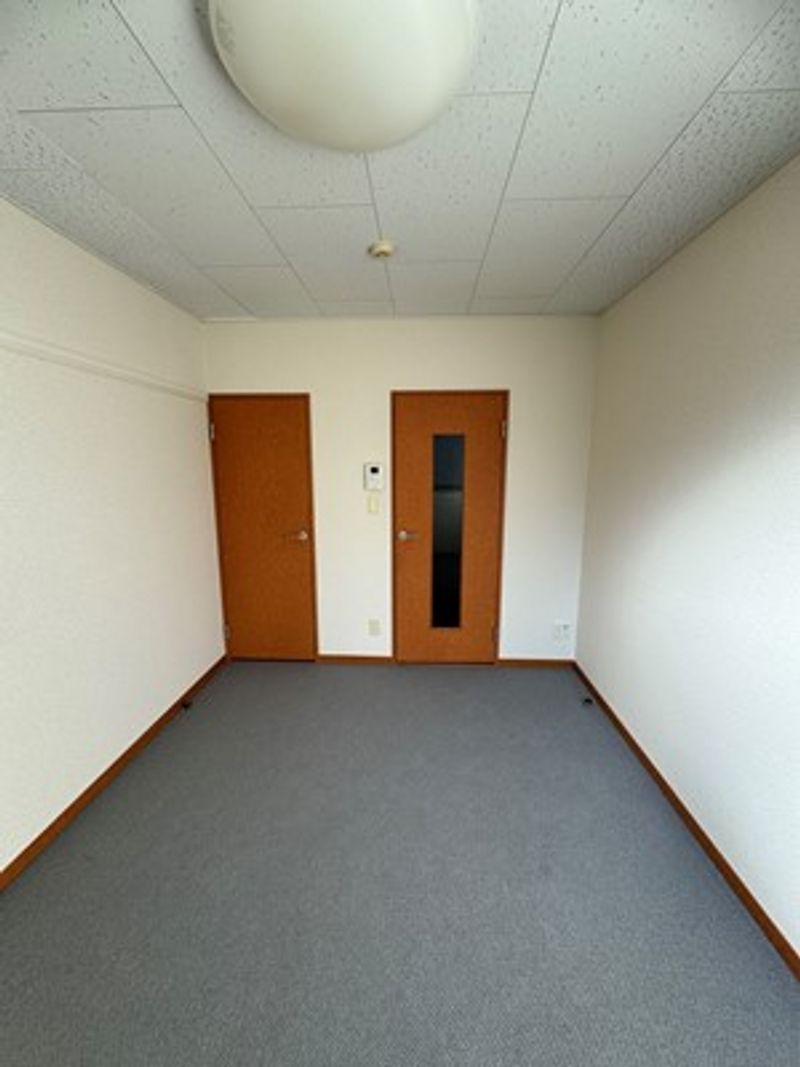 レオパレステラスつばさ 居間