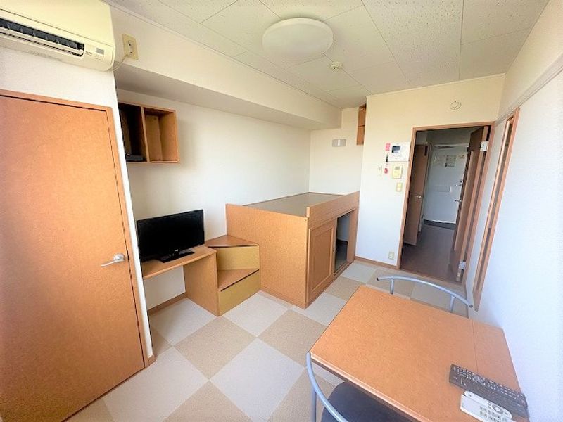 レオパレスヒルサイドハイツ菅田 居間