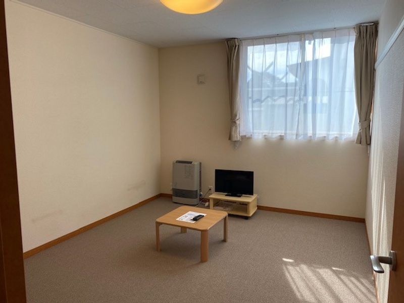 レオパレス三共２２ 居間