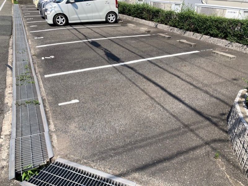 レオパレス南手城 駐車場