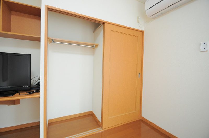 レオパレスアブリー 収納