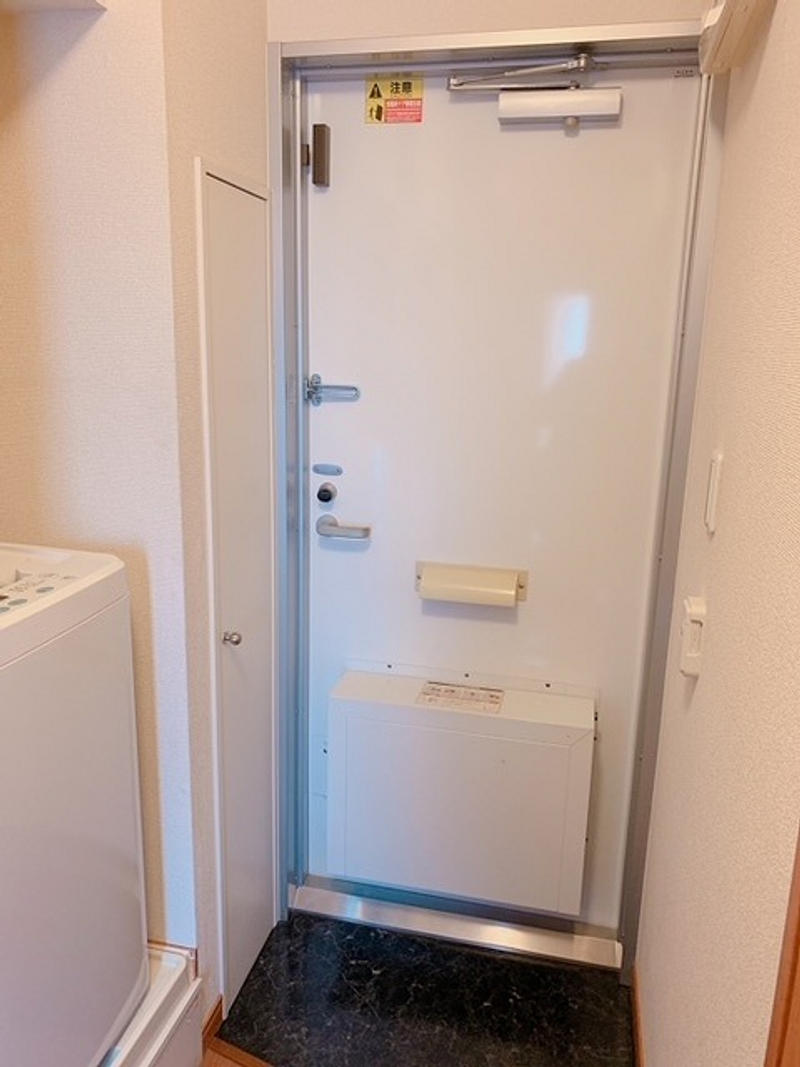 レオパレスエクレール甲子園口 玄関