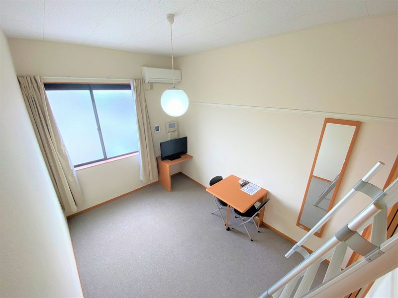 レオパレス千楽 居間