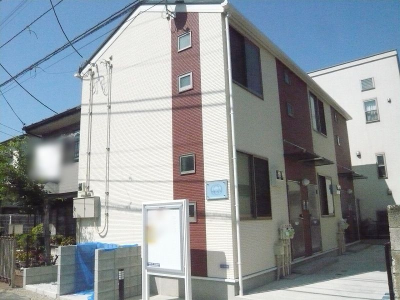 LEONEXT West 2 exterior