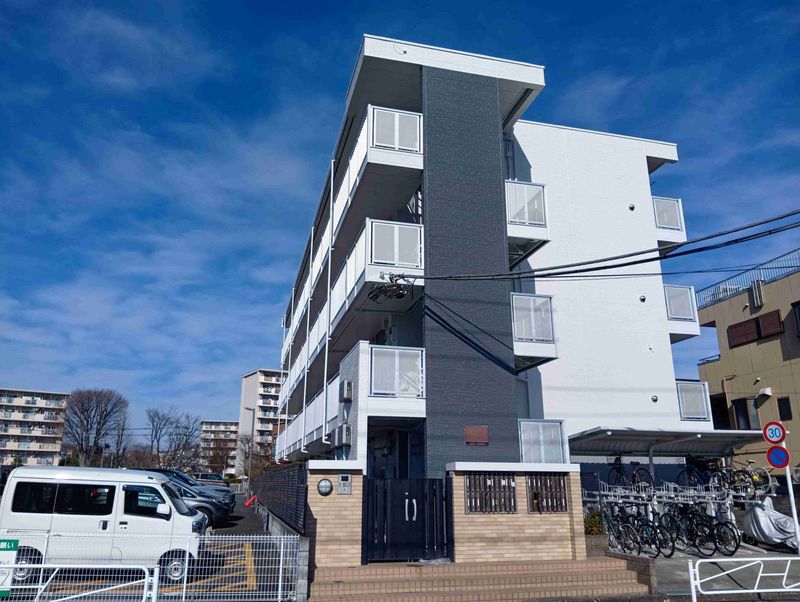 レオパレスＹＯＳＨＩＫＯ 駐車場