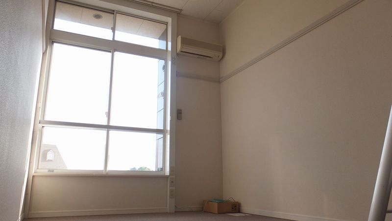 レオパレスジュネス栗田 居間