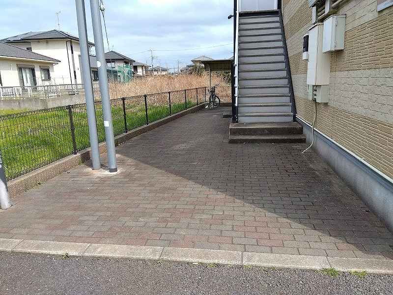 レオパレス英俊Ｃ エントランス
