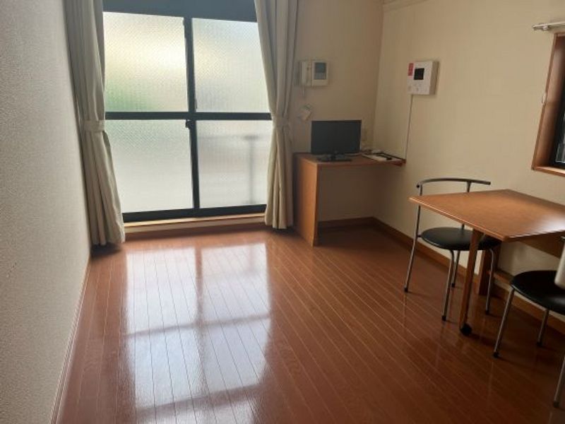 レオパレス高麓台 居間