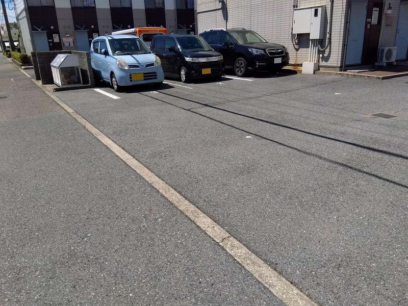 レオパレスあかし大久保弐番館 駐車場