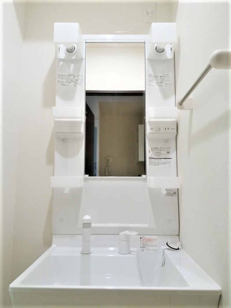 CLEINO Rurecce Washroom