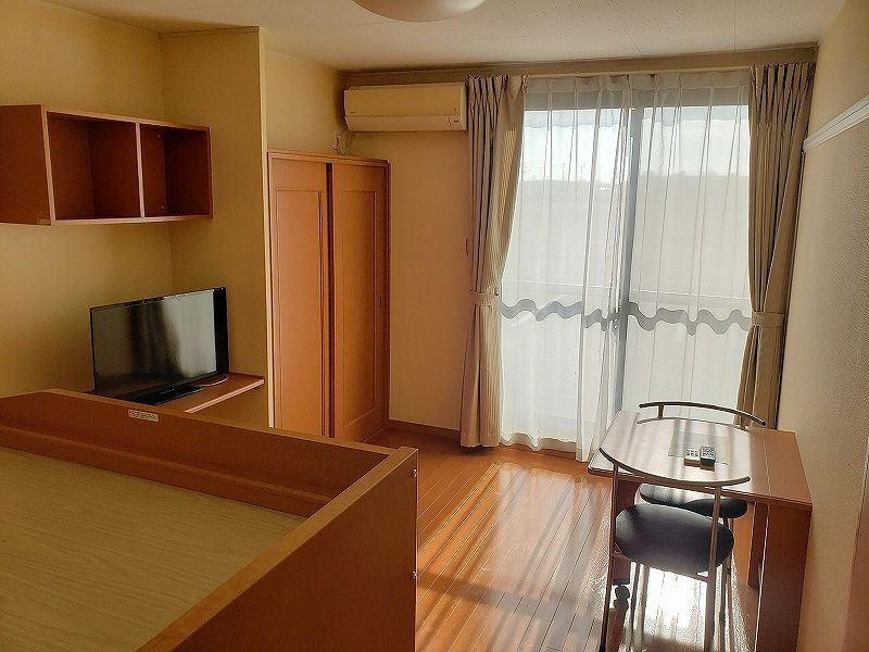 レオパレスセントラル壱番館 居間