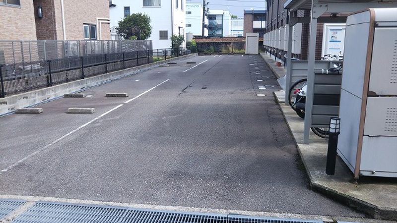 レオネクストヴィナグラート 駐車場