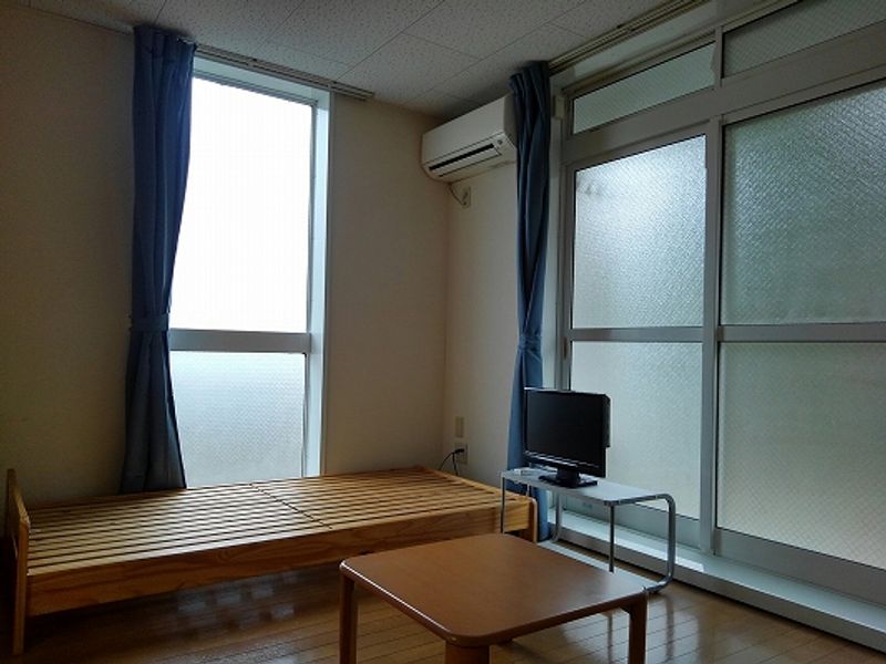 レオパレス中津川 居間