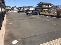 レオパレスきらら 駐車場