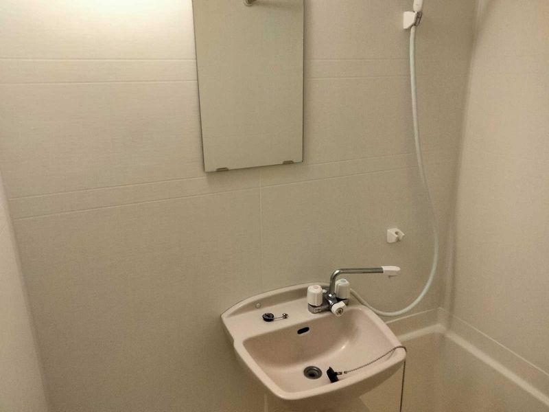 レオパレス西本郷 洗面台