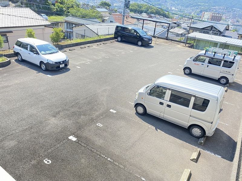 レオパレス馬野浦上マンション 駐車場