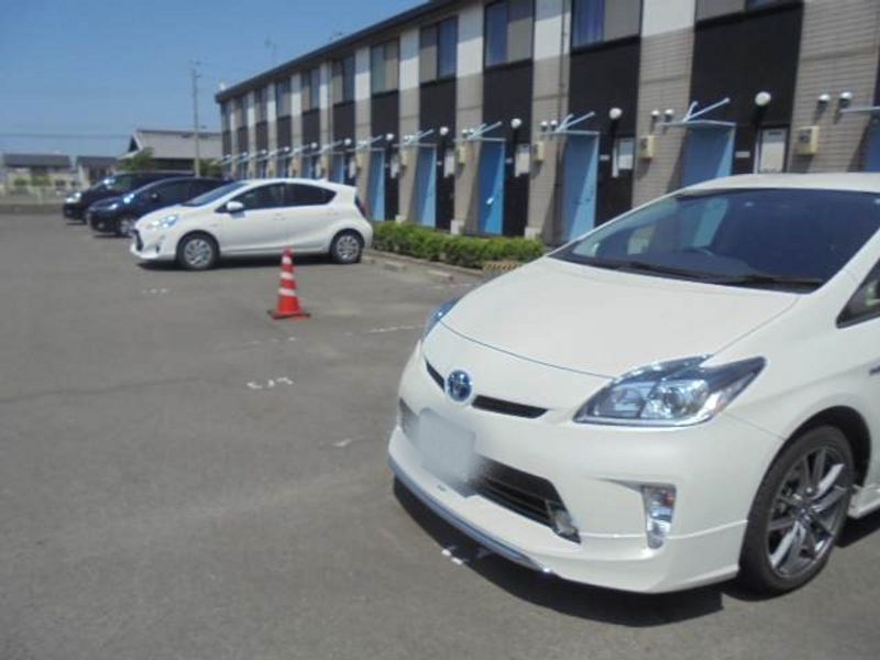 レオパレスサンハイム 駐車場