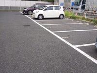 レオパレスグレシア 駐車場