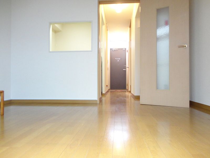 レオパレスクラレット 居間
