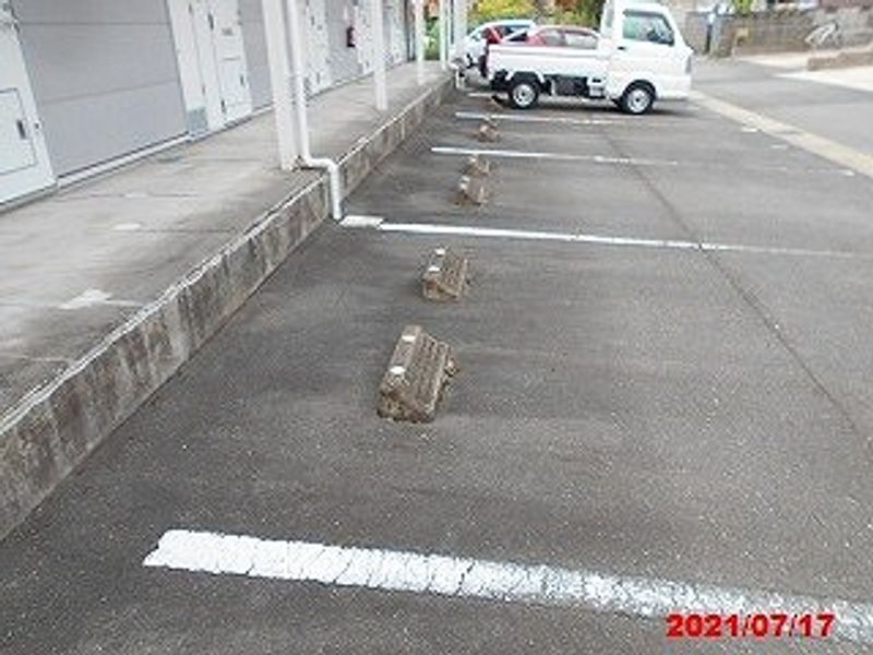 レオパレス甚目寺１ 駐車場