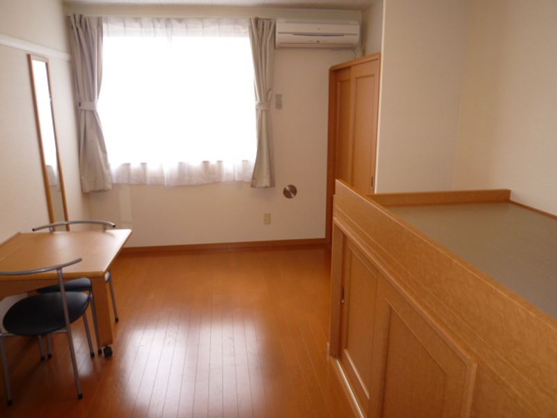 レオパレスペイサージュ 居間