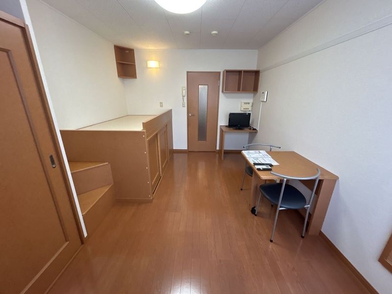 レオパレスポーラスターＡ 居間