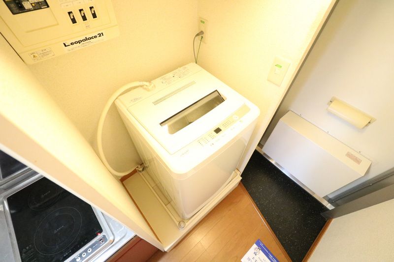 レオパレスプリムラ 玄関