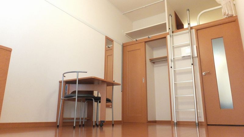レオパレスラフィーニア 居間
