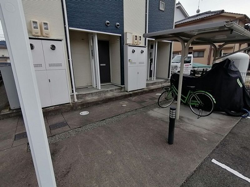 LEONEXT Kikyo Entrance