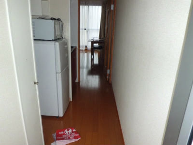 レオパレス堀口 玄関
