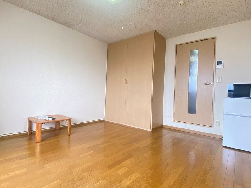 レオパレスホワイエⅢ 居間