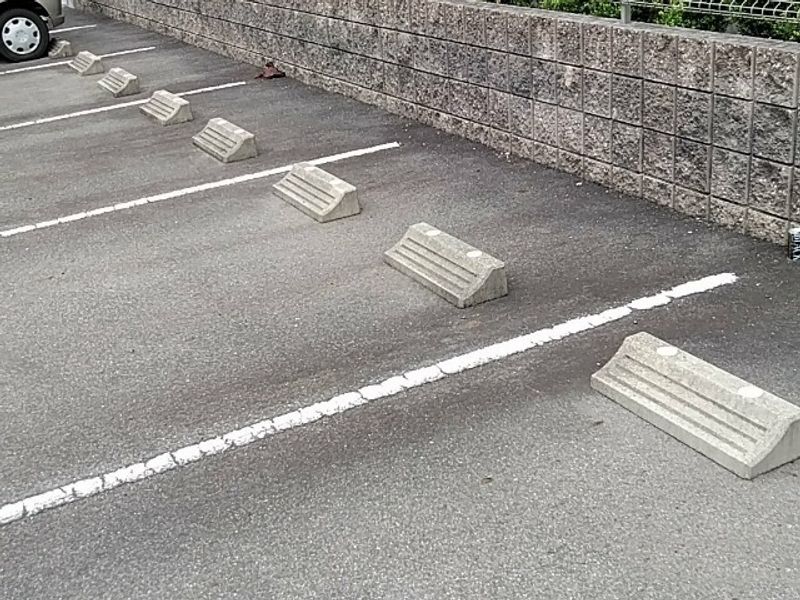 レオパレスドミール豊田 駐車場