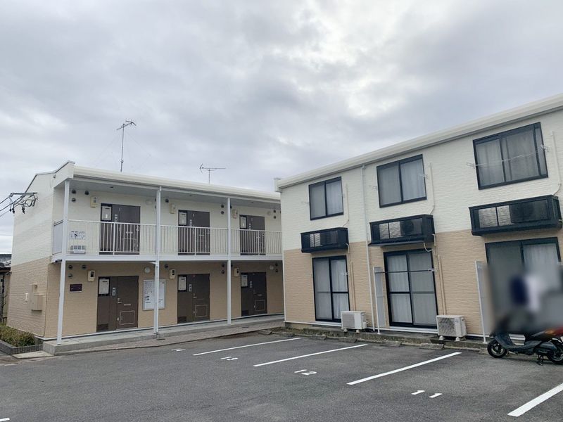 レオパレスサンシャイン井上 駐車場