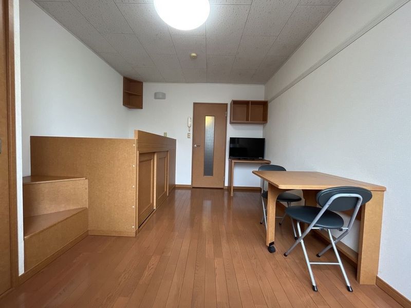 レオパレス中屋敷ソレイユ 居間