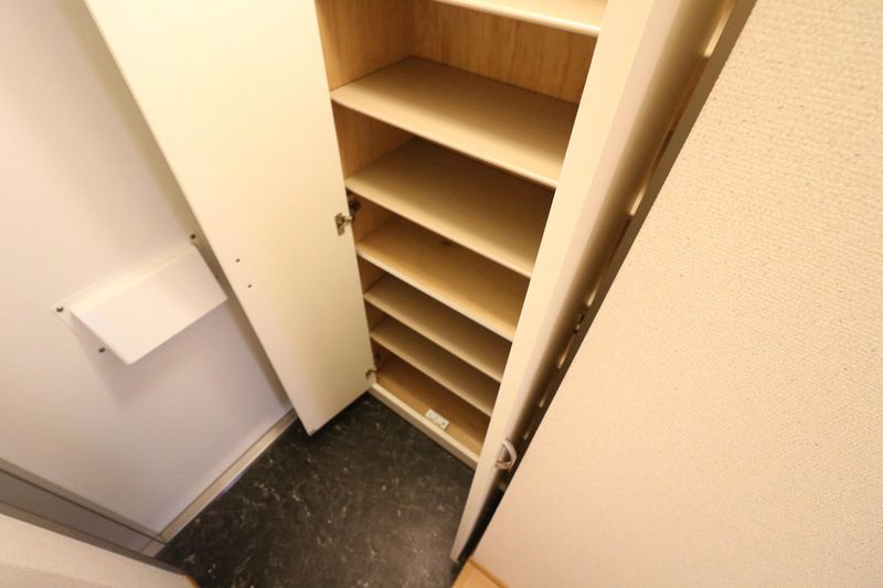レオパレス三井田Ⅱ 玄関