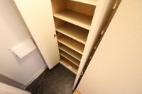 レオパレス三井田Ⅱ 玄関