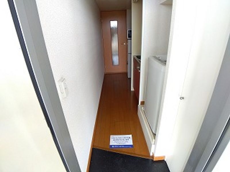 レオパレスフォレストビラ 玄関