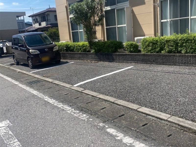 レオパレスオリーブ 駐車場