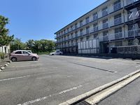 レオパレスフィオーレ住吉 駐車場