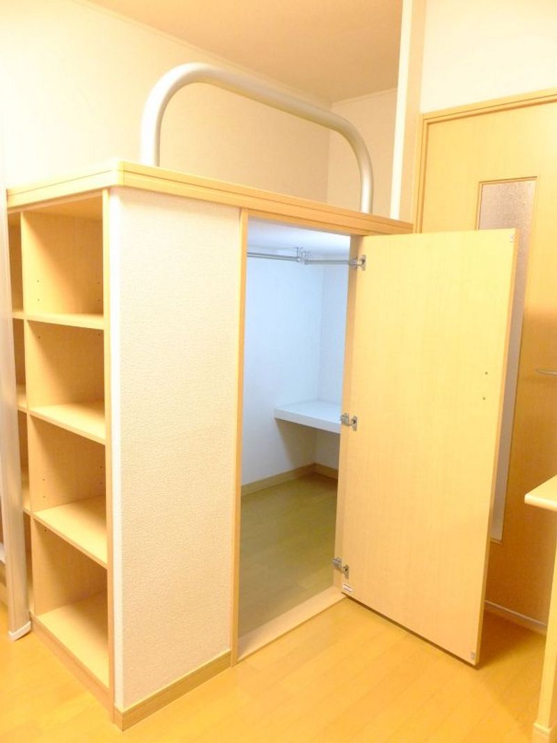 レオパレス萬　壹番館 収納