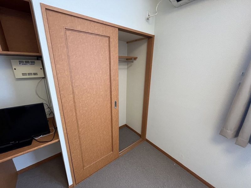 レオパレスエテルネ 収納