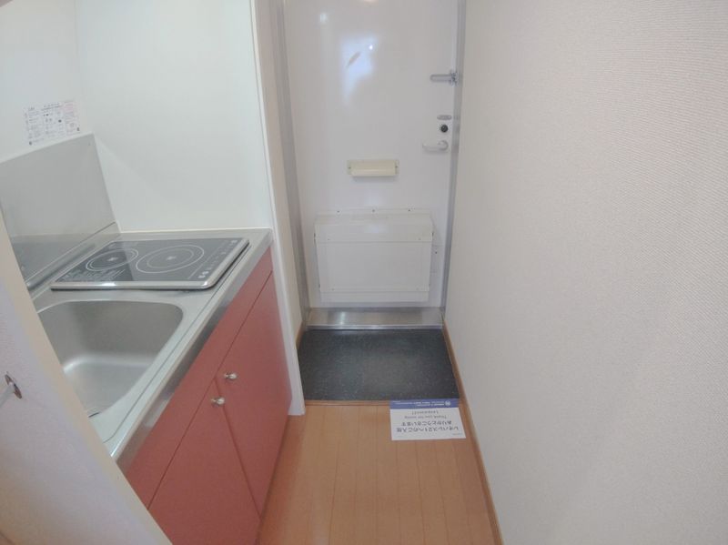 レオパレス向日葵 玄関