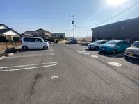 LEONEXT Kasade Esperanza Parking lot