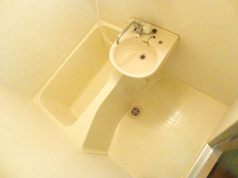 レオパレスリバティ・タカ 風呂
